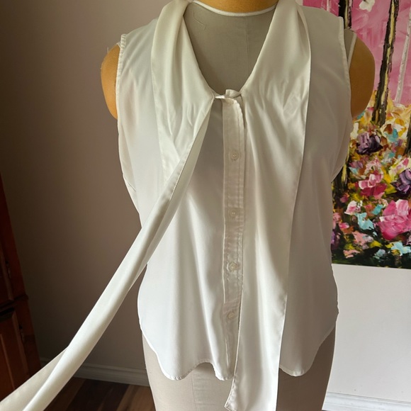 Ladies Sleevless, CK Blouse. Cream. Sz M. EUC - Picture 3 of 7
